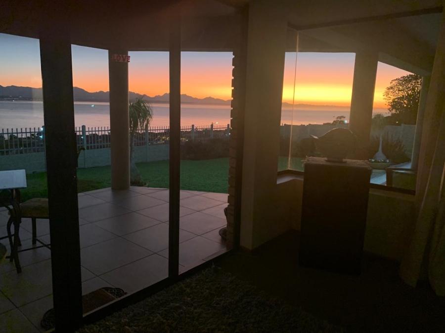6 Bedroom Property for Sale in Da Nova Western Cape